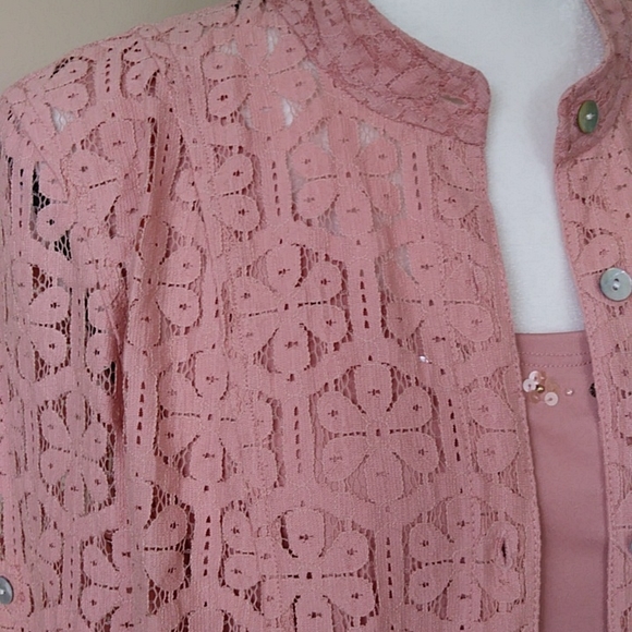 Alfred Dunner Crochet Lace Floral Button Up Blouse w/Tank Top 12 Pink - Picture 4 of 16